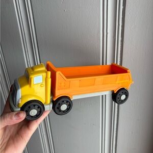 Fisher Price Little People Yellow & Orange Kids Wheelies Dump Truck Construction